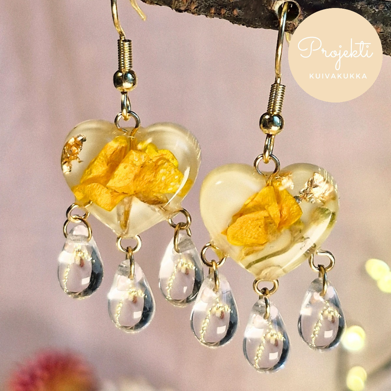 Niittyleinikki-syd&auml;n, 18k kullattu kirurginter&auml;s